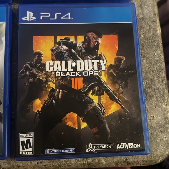 4 PS4 games, call of duty and Grandtheft auto - Picture 6 of 12